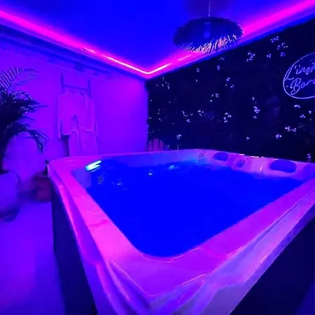 L'instant Borneo Superbe Avec Jacuzzi アパート *